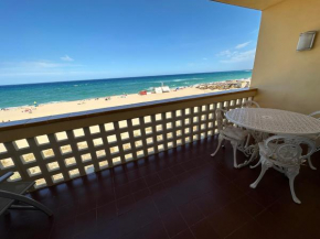 Apt Primera Linea de Playa recién renovado Junio 2024